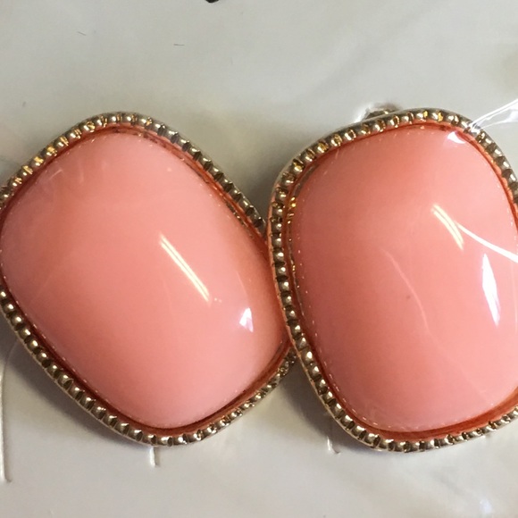 Vintage Stud Earrings - Picture 2 of 5